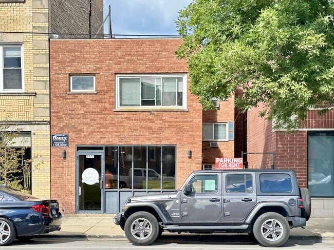 property at 2942 W Montrose Ave