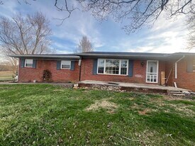 2879 Cherokee Dr in Morristown, TN - Building Photo
