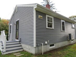 29 Davis St in Dartmouth, MA - Building Photo - Building Photo