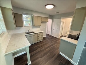 417 Robert Dr in Corpus Christi, TX - Building Photo - Building Photo