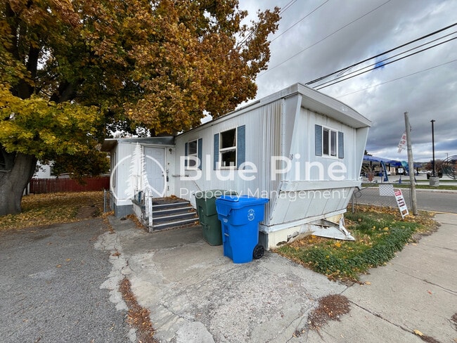 property at 925 Wilson Ave