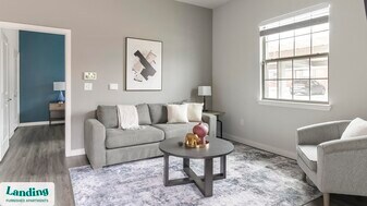 8200 Clarksprings Dr, Unit 5201 in Dallas, TX - Building Photo