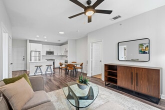 The Avery on Southwestern in Dallas, TX - Building Photo - Building Photo