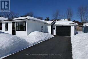 328 Little Ave in Barrie, ON - Building Photo