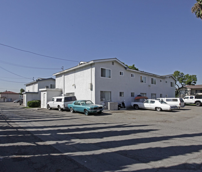 Shelley Drive Apartments in Garden Grove, CA - Foto de edificio - Building Photo