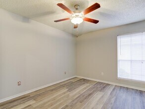 1900 Bay Area Blvd in Houston, TX - Building Photo - Building Photo