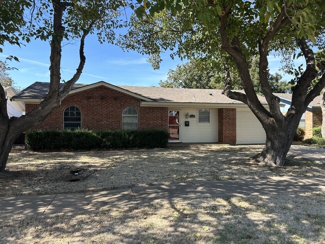property at 5122 Fairway Blvd