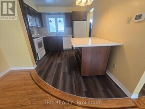 538 Seyton Dr in Ottawa, ON - Building Photo - Building Photo