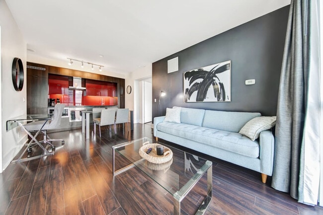 300 Front St W, Unit SI ID1471499P in Toronto, ON - Building Photo - Building Photo