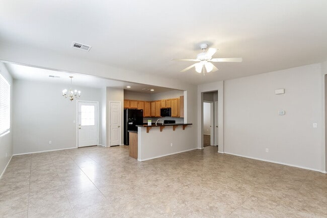 5633 N Lookout Crest St in North Las Vegas, NV - Building Photo - Building Photo