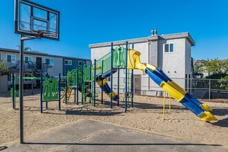 Oasis Del Sol in El Cajon, CA - Building Photo - Building Photo