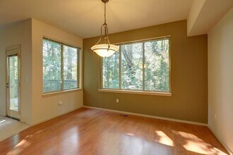 2211 NW Boulder Way Dr in Issaquah, WA - Building Photo - Building Photo