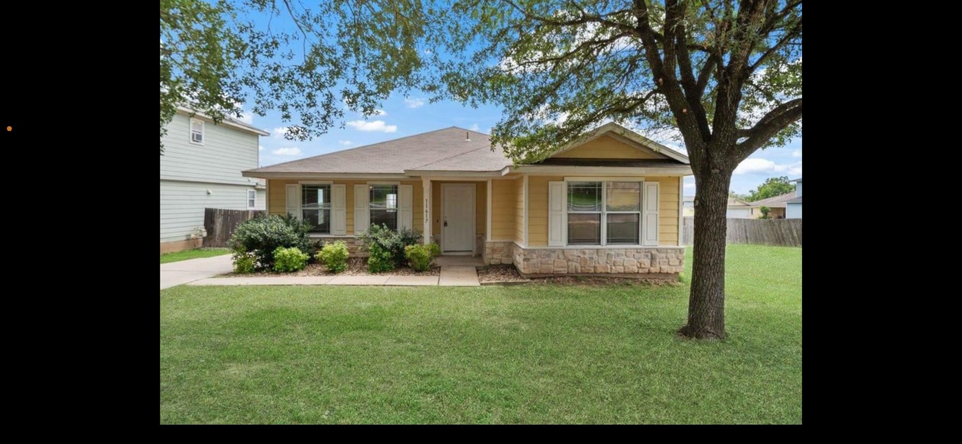 11617 Briarcreek Loop in Manor, TX - Foto de edificio