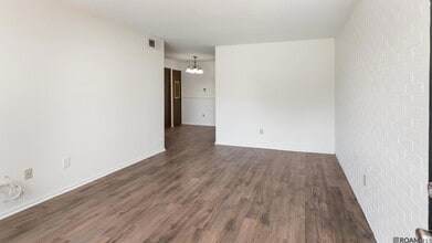 2100 College Dr, Unit 56 in Baton Rouge, LA - Building Photo - Building Photo
