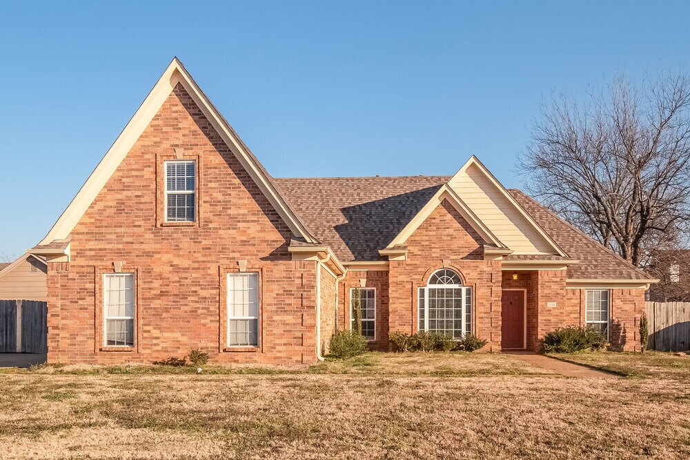 2104 Eubanks Ln in Southaven, MS - Building Photo