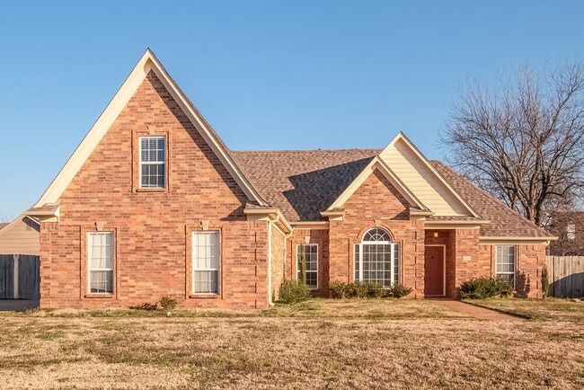 property at 2104 Eubanks Ln