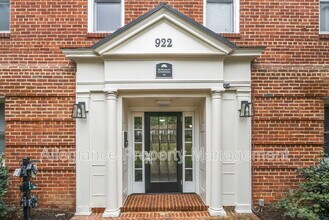 922 S Washington St in Alexandria, VA - Building Photo - Building Photo