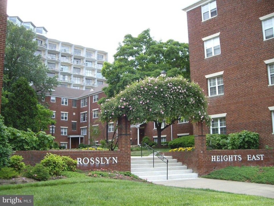 1304 N Meade St in Arlington, VA - Foto de edificio