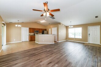 737 Almelia St E in Lehigh Acres, FL - Building Photo - Building Photo