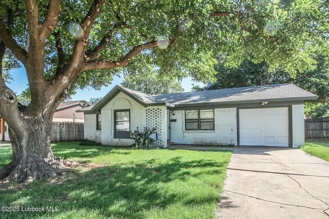5315 45th St in Lubbock, TX - Building Photo
