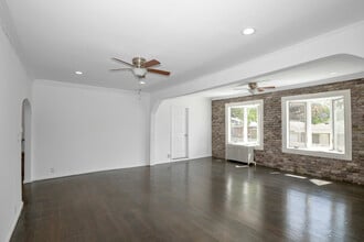 235 N Ardmore Ave in Villa Park, IL - Building Photo - Building Photo