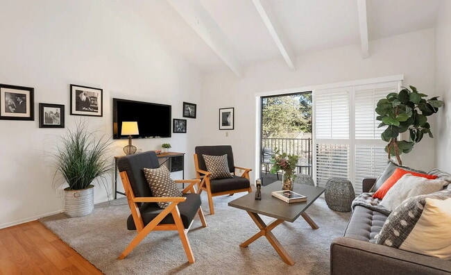 property at 968 Miramonte Dr