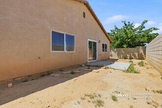 45444 Spahn Ln in Lancaster, CA - Foto de edificio - Building Photo
