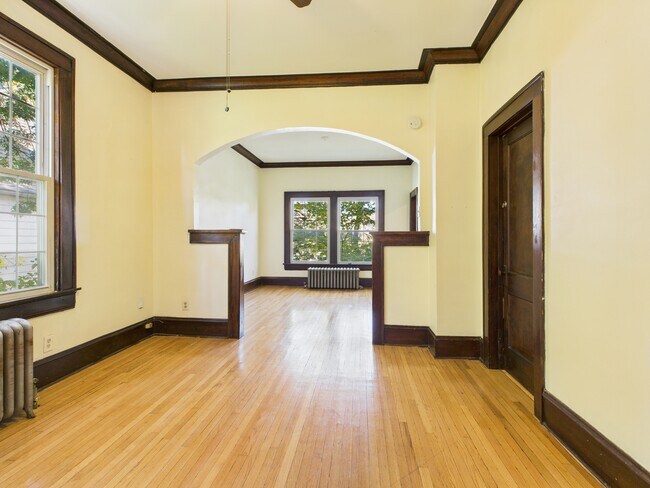 1541 W Barry Ave, Unit #2 in Chicago, IL - Building Photo - Building Photo