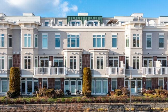 Ichabod's Landing in Tarrytown, NY - Building Photo - Building Photo