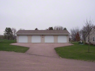 400-421 S Pathways Ave in Lennox, SD - Building Photo - Building Photo