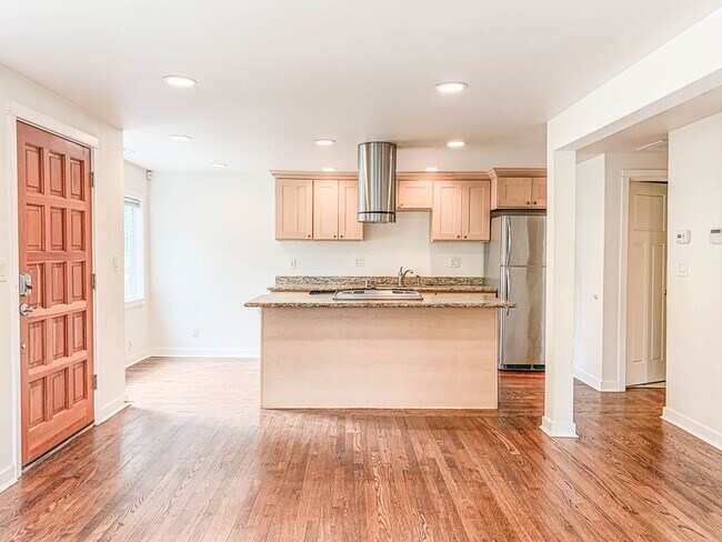 2718 E Olive St in Seattle, WA - Building Photo - Building Photo