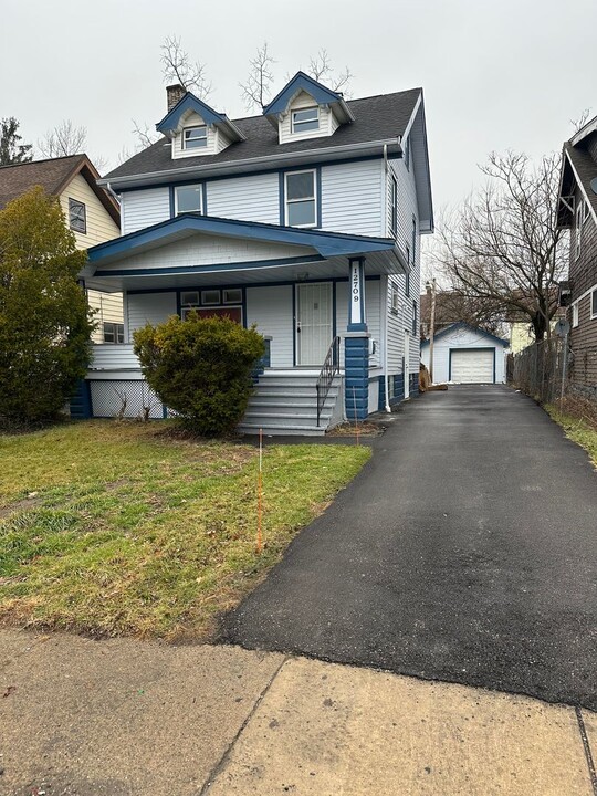 12709 Christine Ave in Garfield Heights, OH - Building Photo