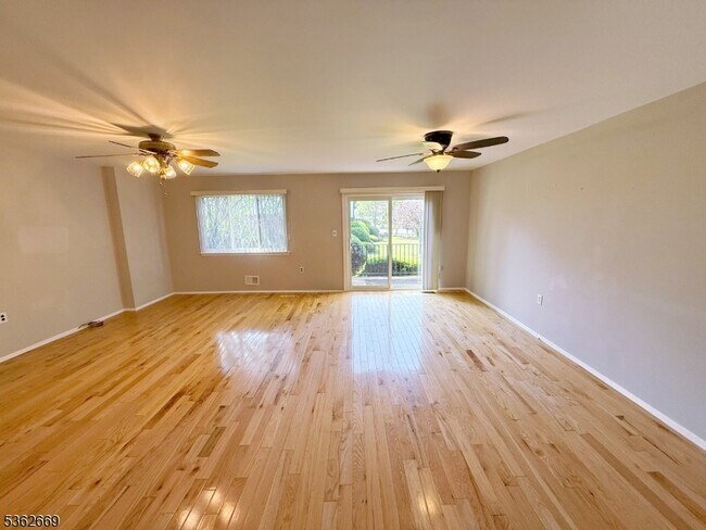 254 Wildflower Ln in Hillsborough, NJ - Building Photo - Building Photo