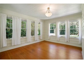 19075 Highland Ave in Wayzata, MN - Building Photo - Building Photo