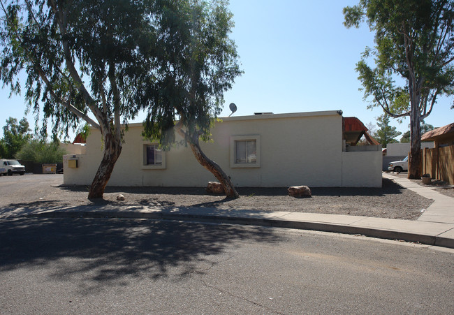 2739 E Marconi Ave in Phoenix, AZ - Building Photo - Building Photo