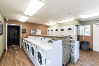Clayton Creek Apartments in Concord, CA - Foto de edificio - Interior Photo