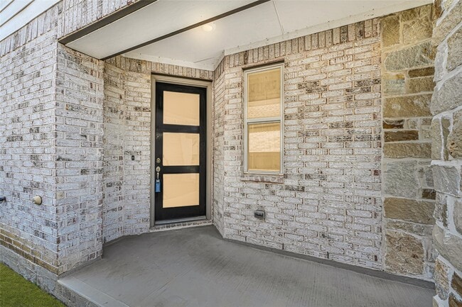 property at 9339 Galloway Wds Trl