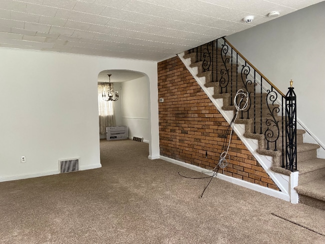 property at 1140 Glen Avon Rd