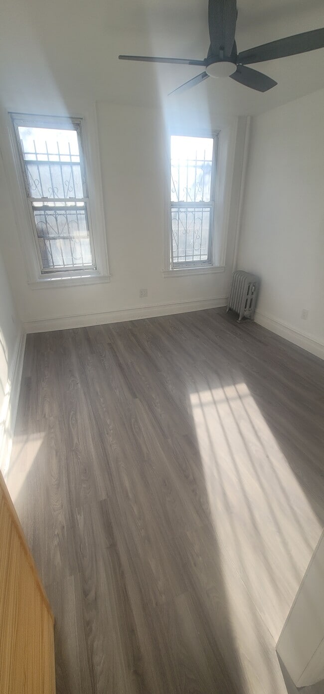 406 E 52nd St, Unit 1R in Brooklyn, NY - Building Photo - Building Photo