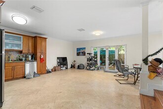 3154 Plaza St in Miami, FL - Building Photo - Building Photo
