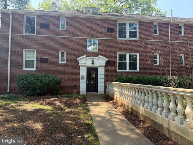 property at 100 N George Mason Dr