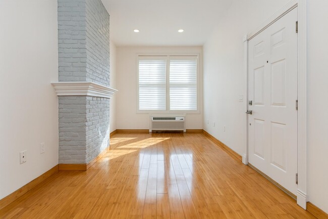 3683 John F. Kennedy Blvd in Jersey City, NJ - Building Photo - Building Photo