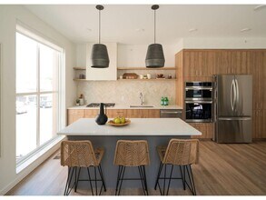 7 West Dr in Excelsior, MN - Building Photo - Building Photo