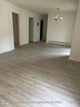 76 Overlook Way in Englishtown, NJ - Building Photo - Building Photo