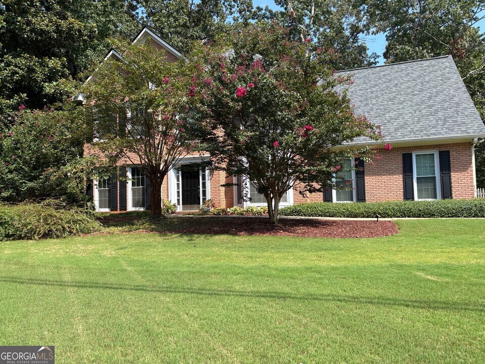 6221 Woodlore Dr NW in Acworth, GA - Building Photo