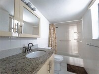 1701 Collins Ave, Unit 5C in Miami Beach, FL - Building Photo - Building Photo