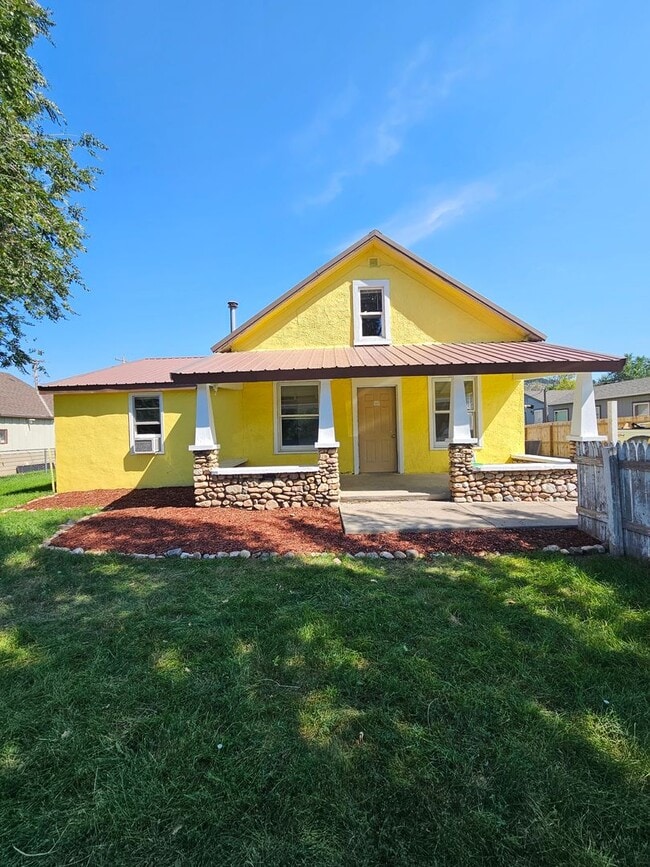 property at 1927 Main St