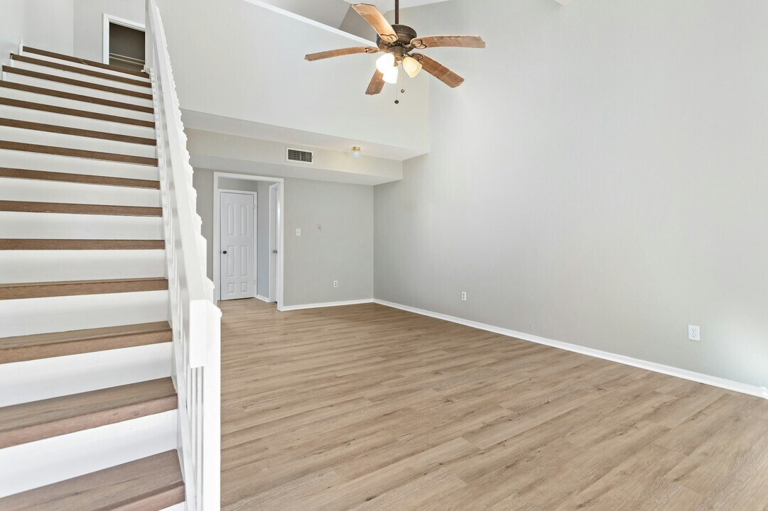 1176 Oregon Ave in Beaumont, TX - Building Photo