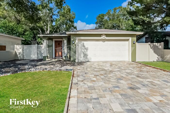 5121 44th Ave N in St. Petersburg, FL - Building Photo