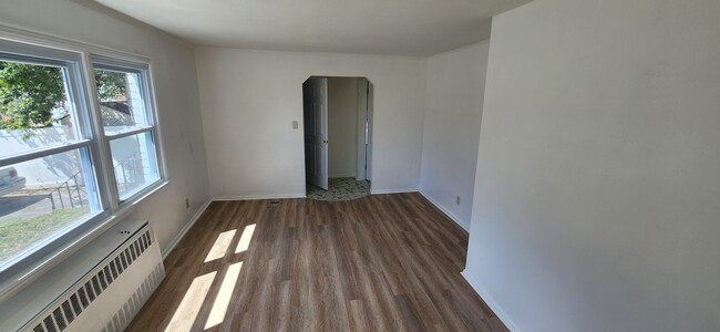 24915 147th Ave, Unit #1 in Rosedale, NY - Building Photo - Building Photo